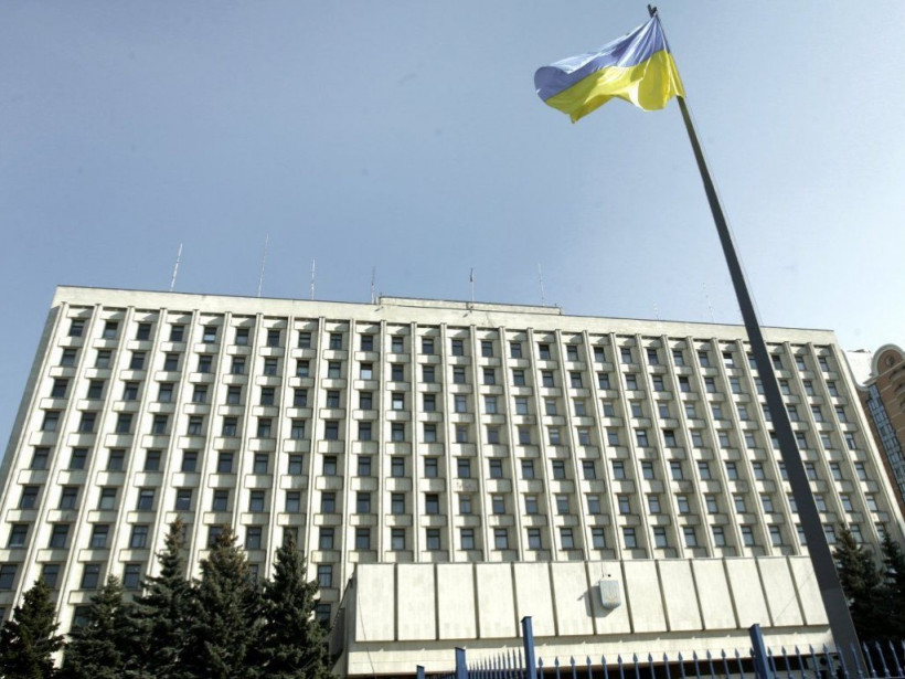 Стоит задуматься о лишении партий монопольного права на выдвижение кандидатов в местные советы - эксперт