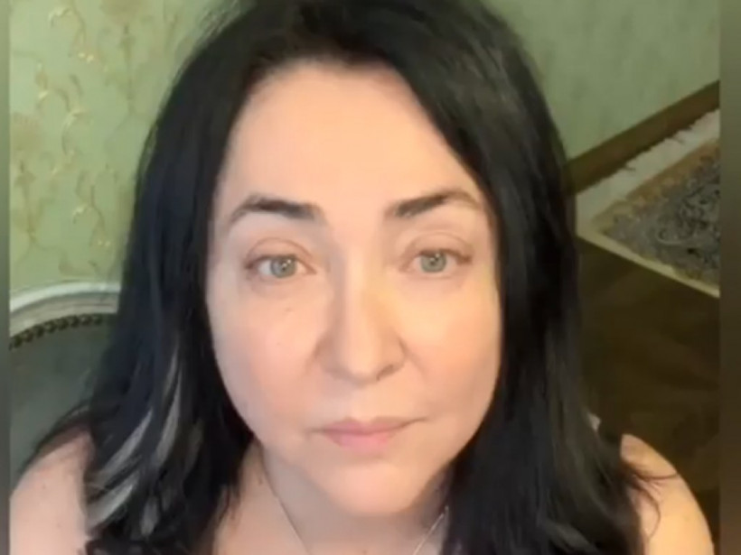 Певица сидела в одном нижнем белье: Лолита записала провокационное видео