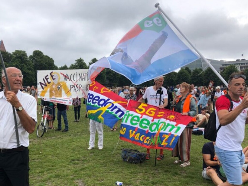 Карантинный террор: В Европе массово протестуют против коронавируса (ФОТО, ВИДЕО)