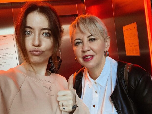 «Красотки»: Надя Дорофеева опубликовала фото с мамой