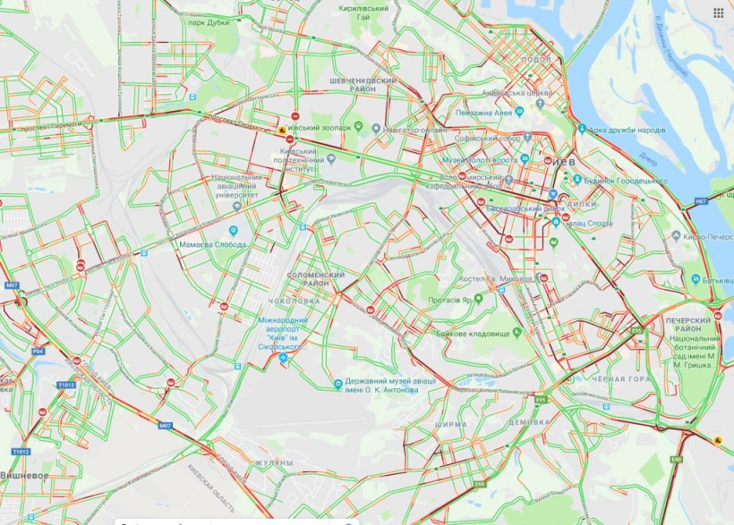 Вечером в Киеве уровень пробок на дорогах достиг 8 баллов (КАРТА)