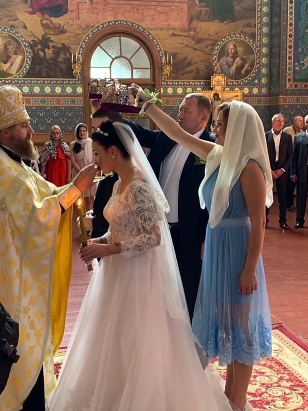Анастасия Приходько опубликовала новые снимки со своего венчания (ФОТО)