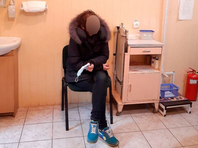 В Луцке горе-мать бросила ребёнка с коляской посреди улицы и ушла развлекаться (ФОТО)