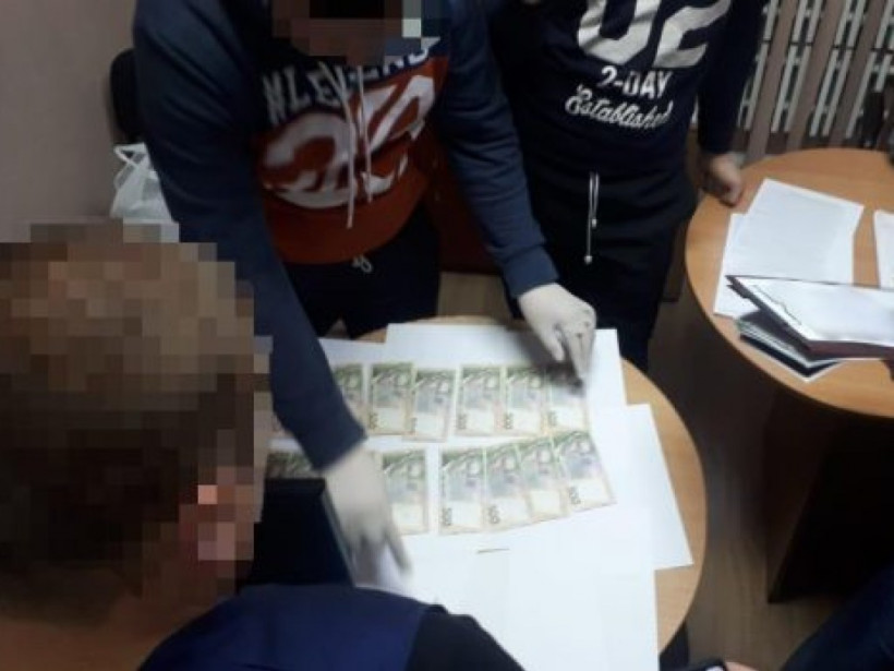 В Харькове помощница судьи брала взятки (ФОТО)