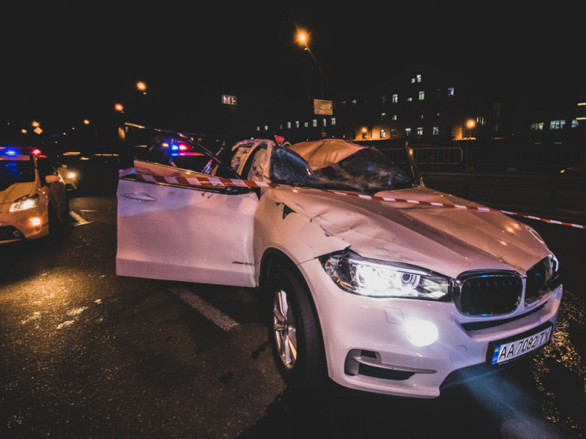 В Киеве полиция догоняла пьяную компанию в BMW X5: двоих человек госпитализировали (ФОТО, ВИДЕО)