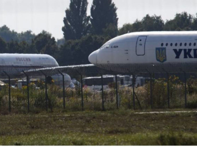 Из аэропорта «Борисполь» украинские моряки поехали в госпиталь