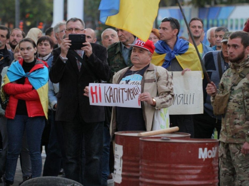 Будет ли нормандская встреча: Разведение войск остановлено, нарастают протесты против «формулы Штайнмайера»