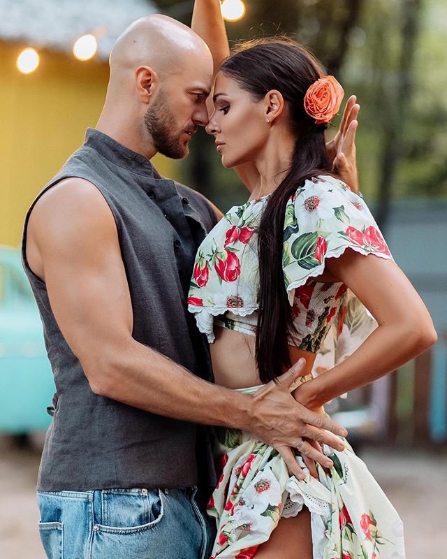 «Настоящая страсть»: Влад Яма и его супруга показали танцевальные па (ФОТО)