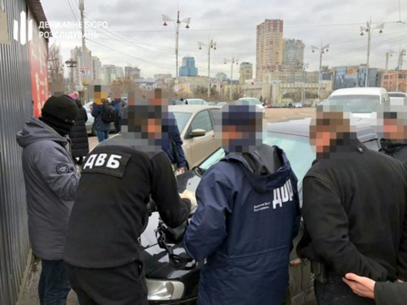 Столичный коп приехал за взяткой во Львов (ФОТО) Столичный коп приехал за взяткой во Львов (ФОТО)
