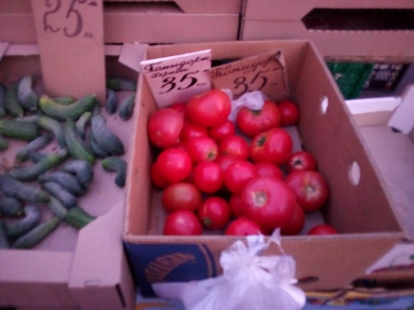На столичных рынках резко подешевели розовые мясистые помидоры: обзор цен (ФОТО)