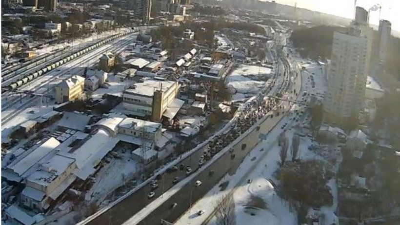 В Киеве из-за ДТП с 5 автомобилями образовалась пробка в сторону Левого берега (ФОТО, ВИДЕО)