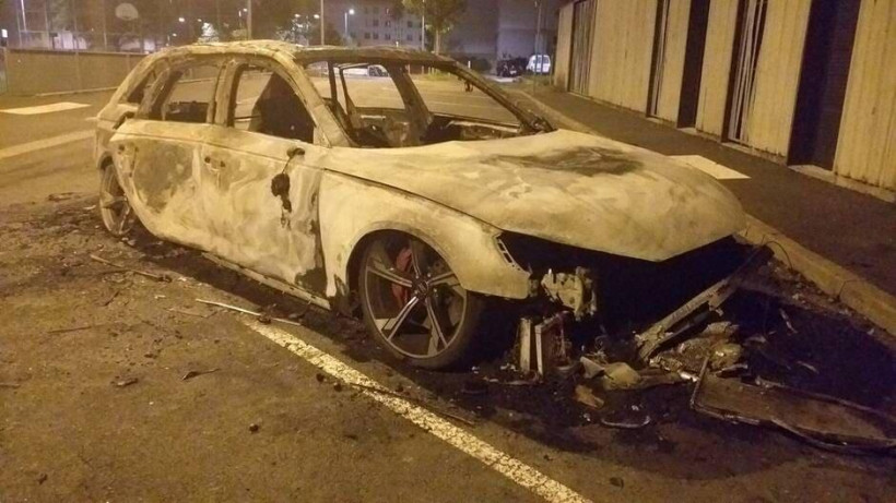 Французского футболиста избили и сожгли его машину после того, как он перешел в новый клуб (ФОТО)