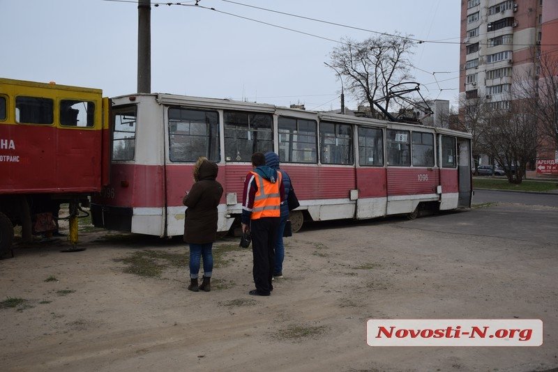 В Николаеве на трамвайных путях произошла авария (ФОТО)