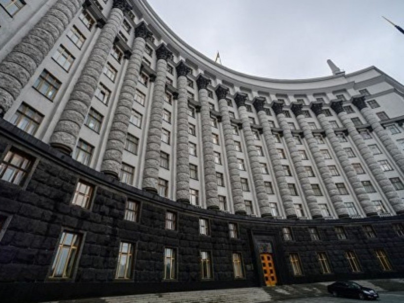 Политолог о предстоящих увольнениях в Кабмине: от должности могут отстранить Милованова и Маркарову