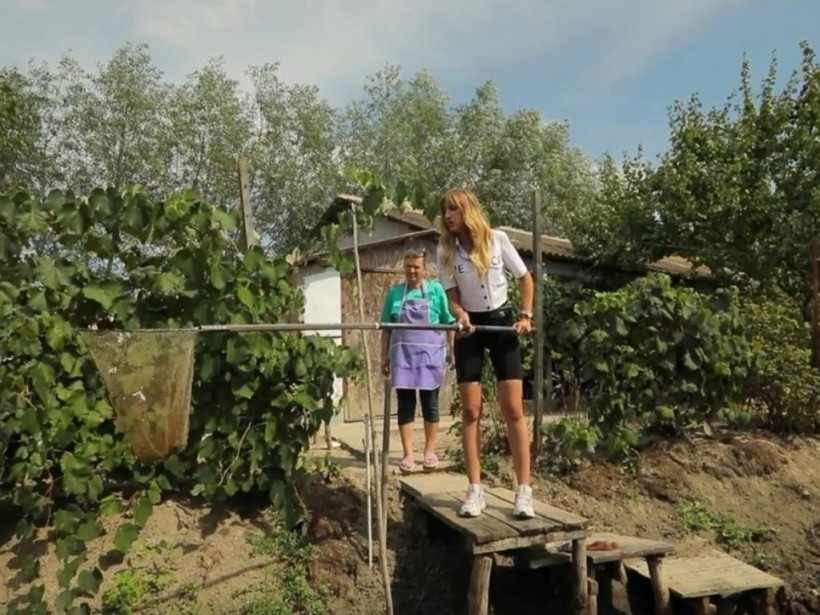 Хлебнула воды на украинском курорте: Леся Никитюк показала, как чуть не подавилась жабой