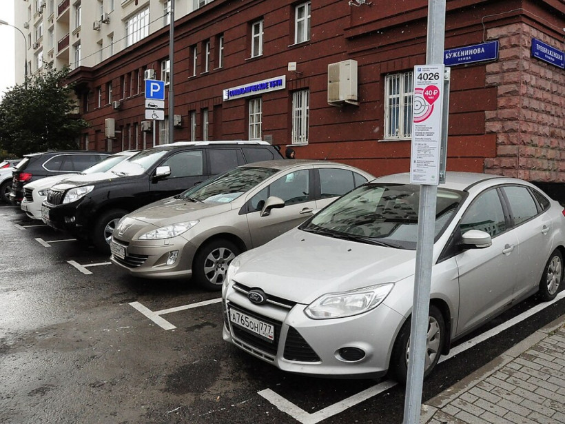 Ссора мужчины с девушкой за место на парковке закончилась безумной местью «обиженного»