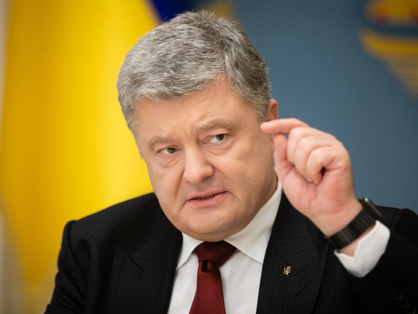 Порошенко для своей защиты использует американские контакты - политолог