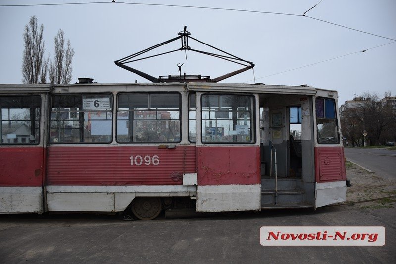 В Николаеве на трамвайных путях произошла авария (ФОТО)
