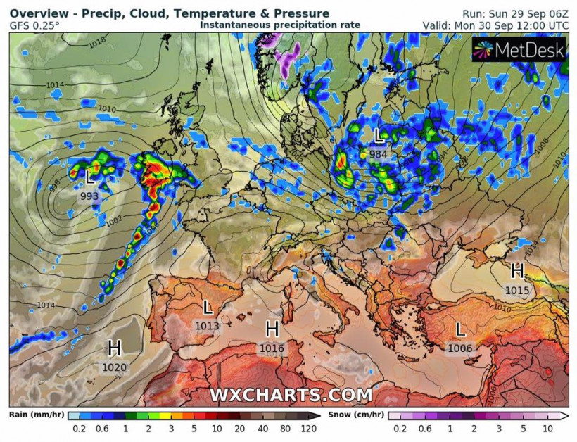 Синоптик: Понедельник в Украине будет теплым и дождливым (КАРТА)