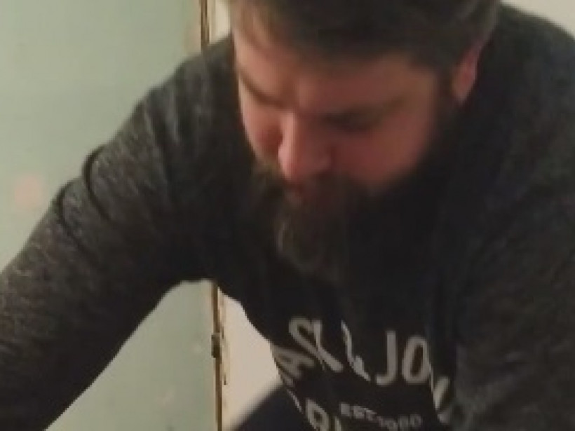 Сын депутата в целях «воспитания» поднял руку на ребенка (ВИДЕО)