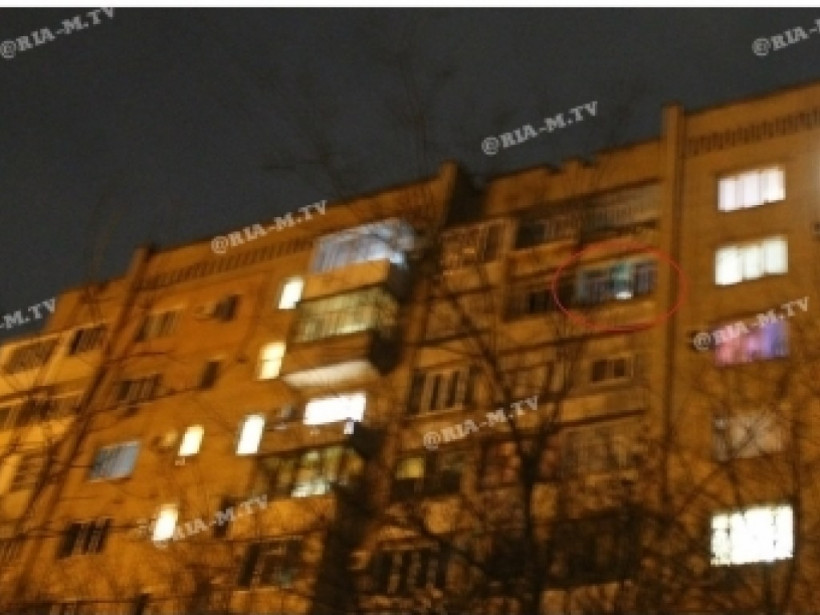 В Мелитополе нерадивый внук закрыл старушку в квартире: пенсионерка просила о помощи с балкона (ФОТО)