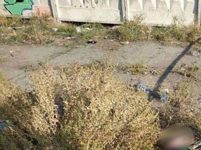На пустыре в Николаеве обнаружили труп мужчины со следами крови (ФОТО)