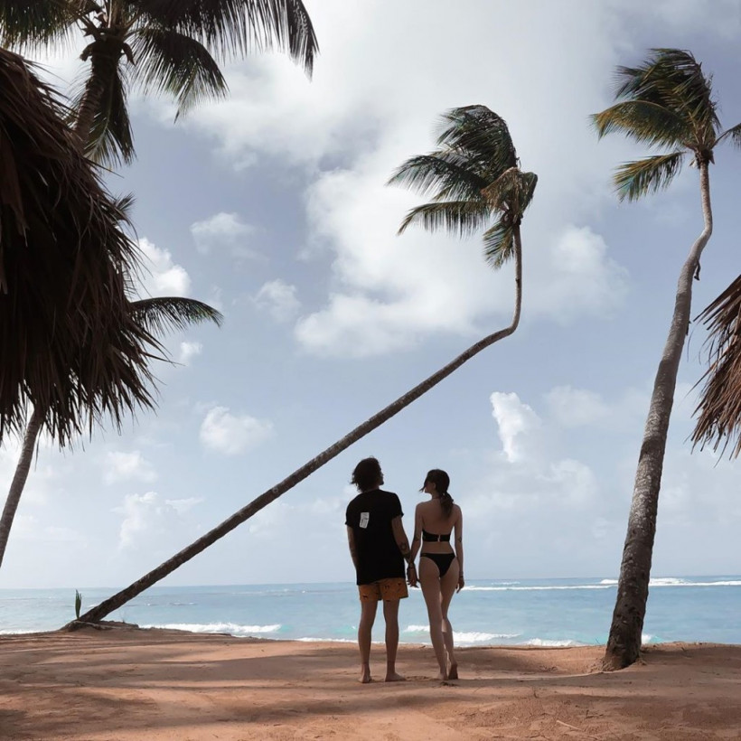 Экзотическое фото: Дорофеева показала снимок из Доминиканы на фоне моря