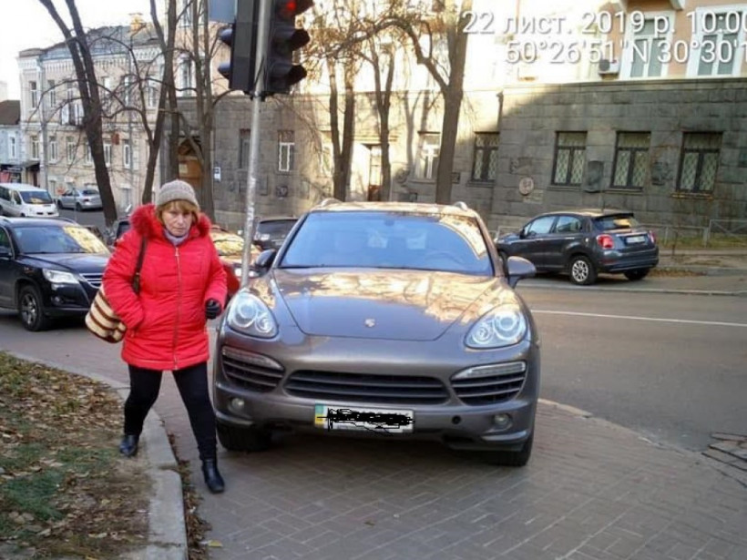«Операция эвакуация»: в центре Киева Porsche героя парковки «приглянулось» инспекторам (ФОТО) «Операция эвакуация»: в центре Киева Porsche героя парковки «приглянулось» инспекторам (ФОТО)