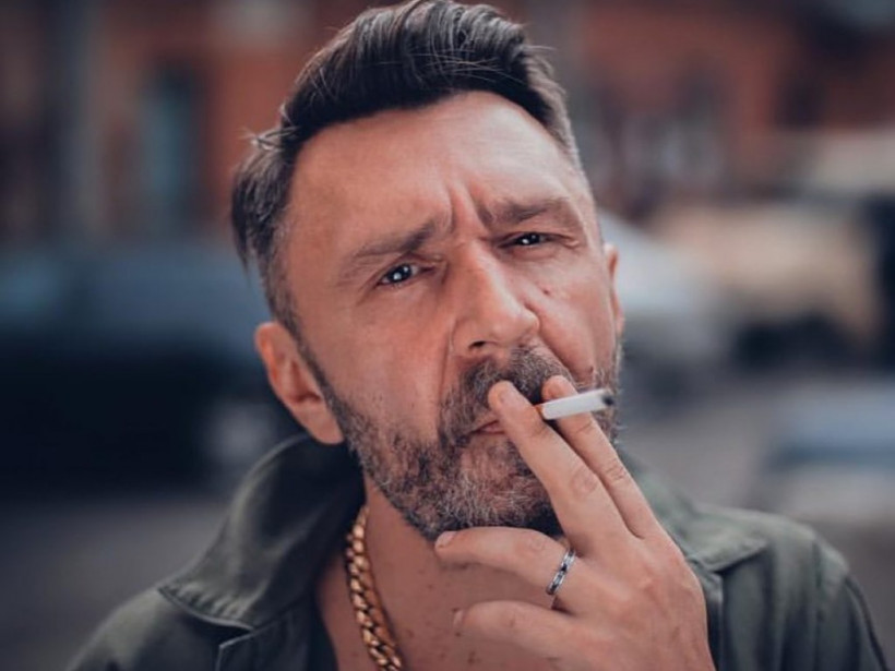 «Под санкции медикаменты»: Сергей Шнуров откликнулся на массовое сокращение врачей в стране