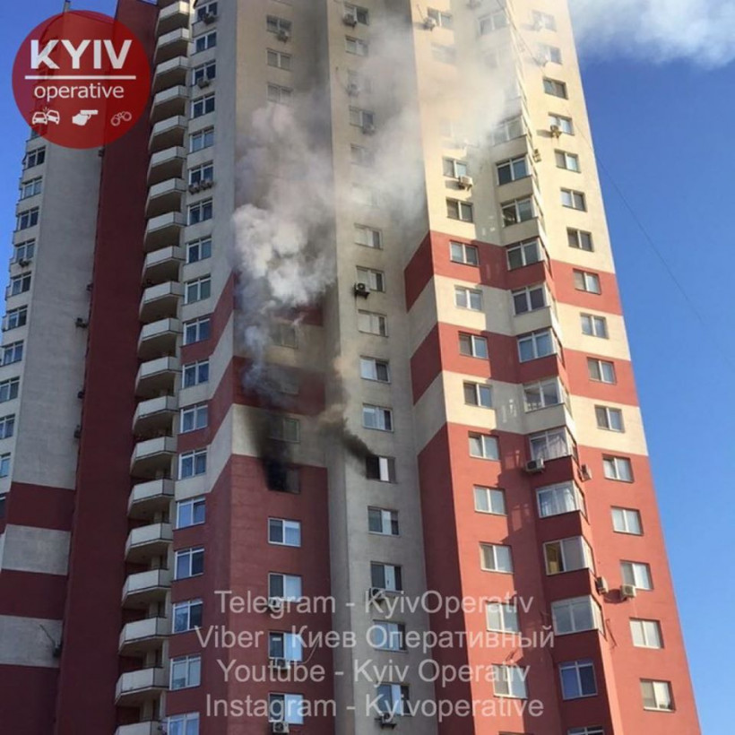 В Киеве на 9-м этаже высотного здания произошел пожар (ФОТО)