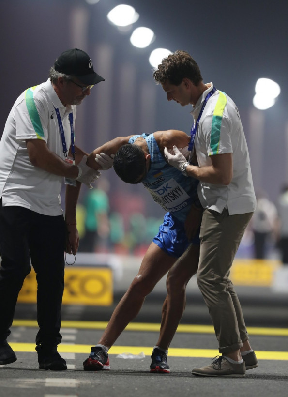 Жуткое ЧП: В Катаре на Чемпионате Мира украинского атлета увезли с финиша на инвалидной коляске (ФОТО)