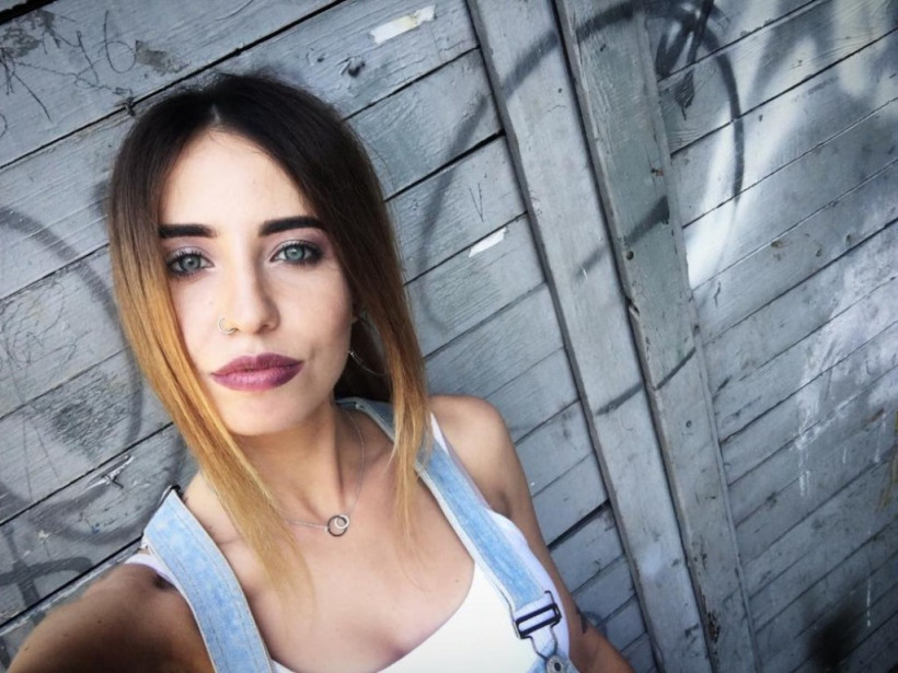 «Грудь едва прикрыла»: Надя Дорофеева позировала на пляже топлес (ФОТО)