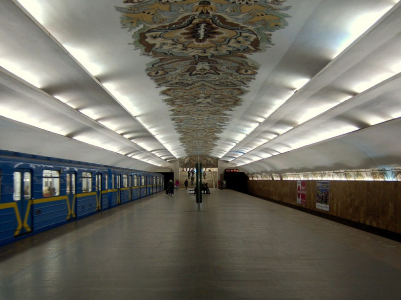 Кличко: в столичном метро пассажиропоток с каждым днем увеличивается на 100 тысяч человек