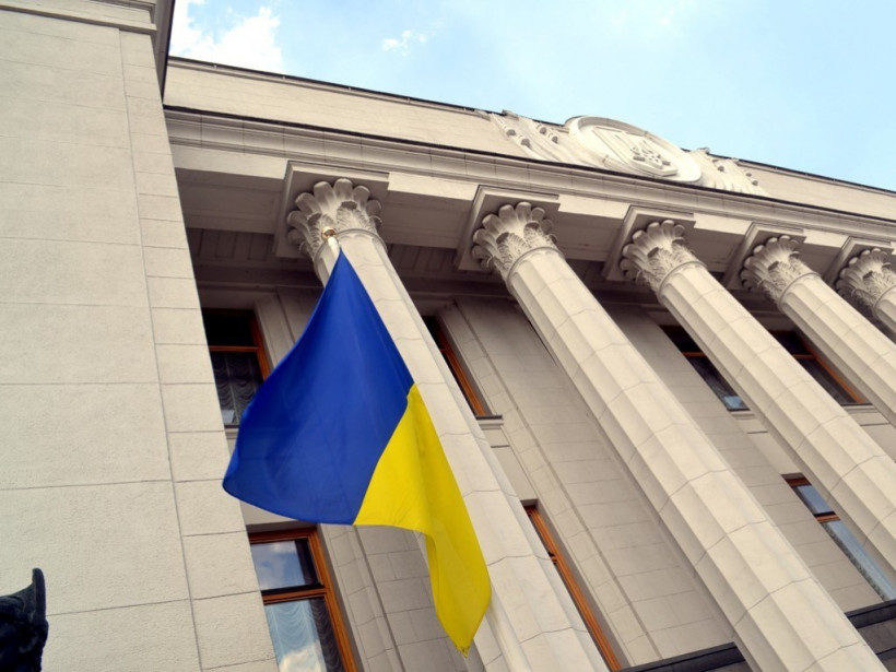 Остались без депутатской неприкосновенности: в новом году легализована слежка