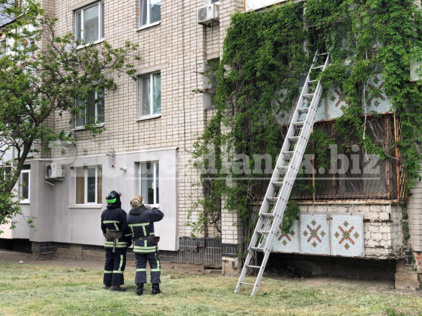 В многоэтажке под Запорожьем нашли труп мужчины (ФОТО)